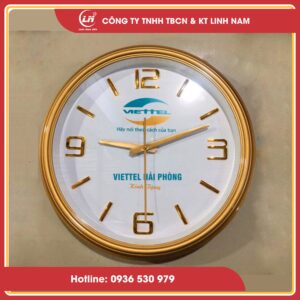 in chữ lên đồng hồ treo tường