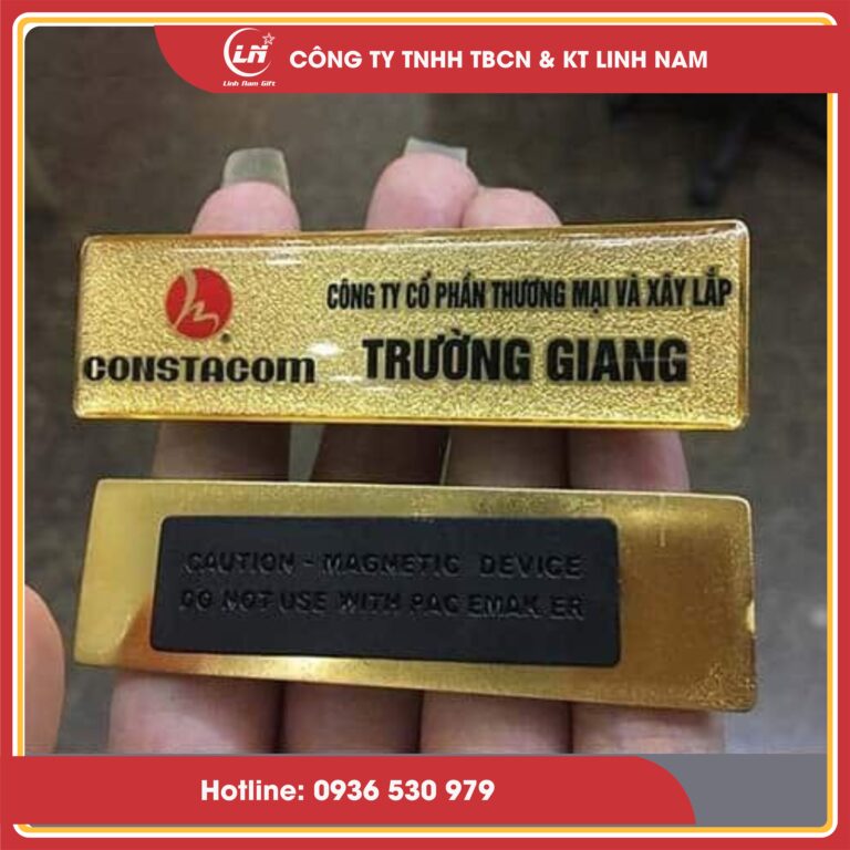 Thẻ tên nhân viên 01