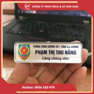 thẻ tên nhân viên 04