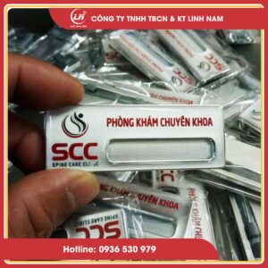 làm bảng tên cài áo ở Hải Dương