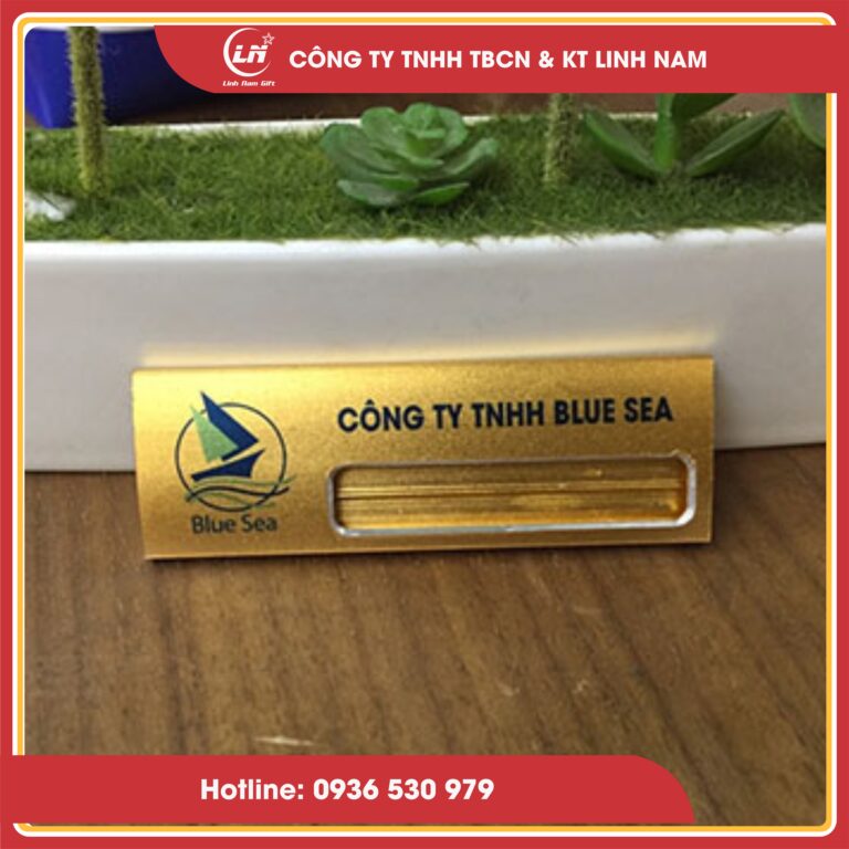 Thẻ tên nhân viên 02