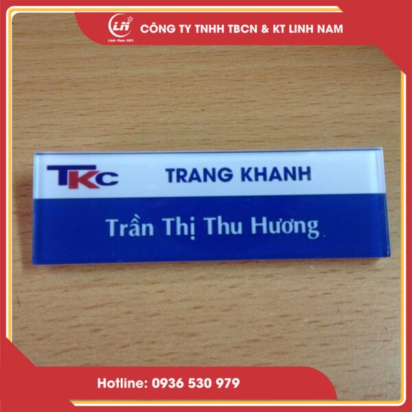 Thẻ tên nhân viên 04