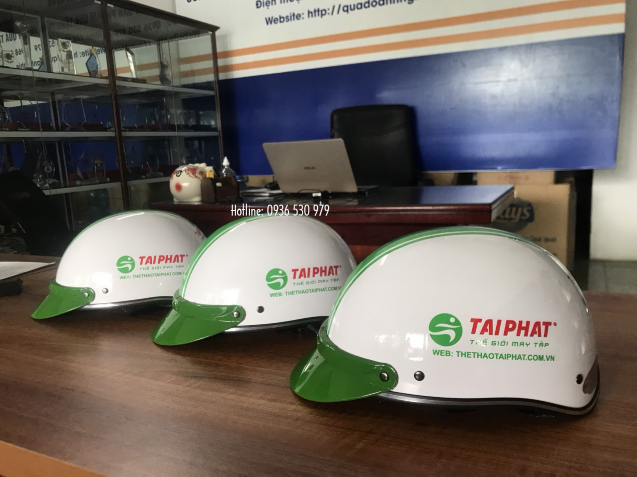 Xưởng in logo lên Mũ bảo hiểm tại TP Hải Dương theo yêu cầu