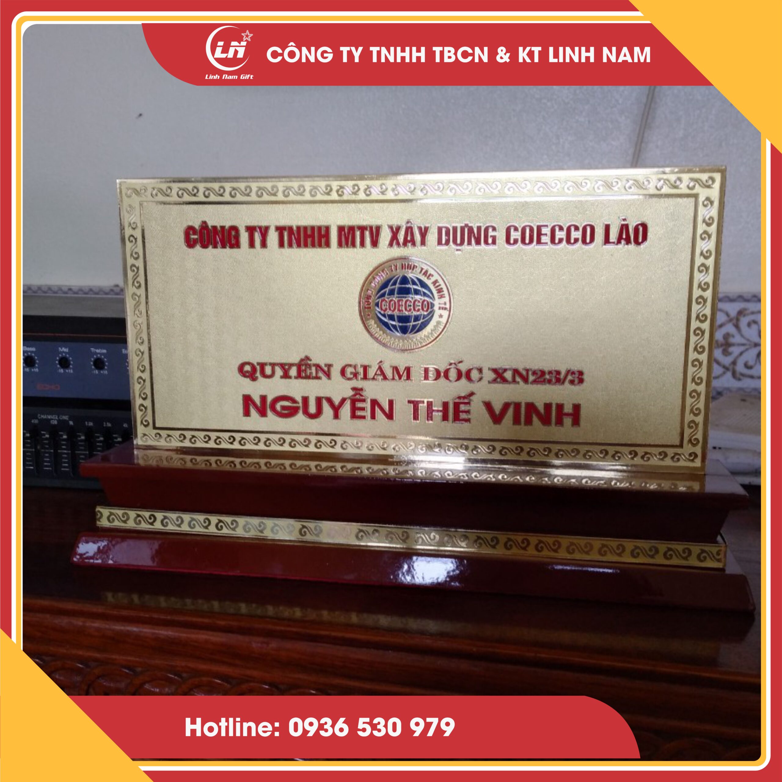 BIỂN CHỨC DANH 2 MẶT ĐỒNG 2MM, ĐẾ GỖ TAM CẤP