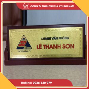 BIỂN CHỨC DANH MẶT ĐỒNG, ĐẾ TAM GIÁC RÚT